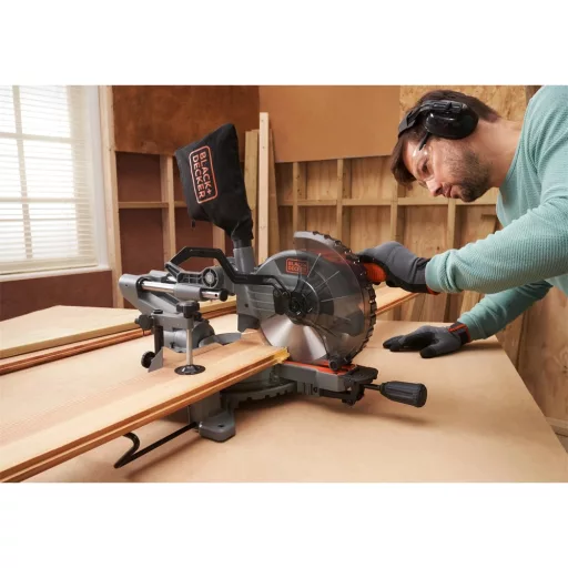 Black and Decker BES701-QS GÉRVÁGÓ 1500 W 216 MM