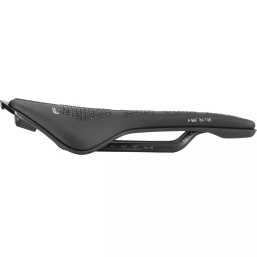 Nyereg PR NAGO R4 NACK 137 CPC