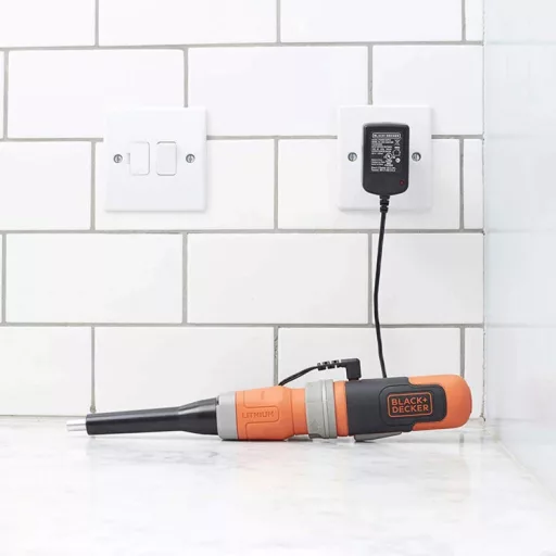 Black and Decker BCF603C-QW RÚDCSAVAROZÓ TÖLTŐKÁBELLEL DOBOZBAN