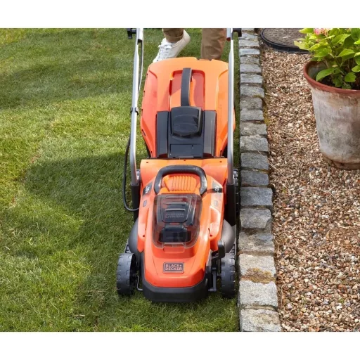 Black and Decker BCMW3318N-XJ AKKUS FŰNYÍRÓ