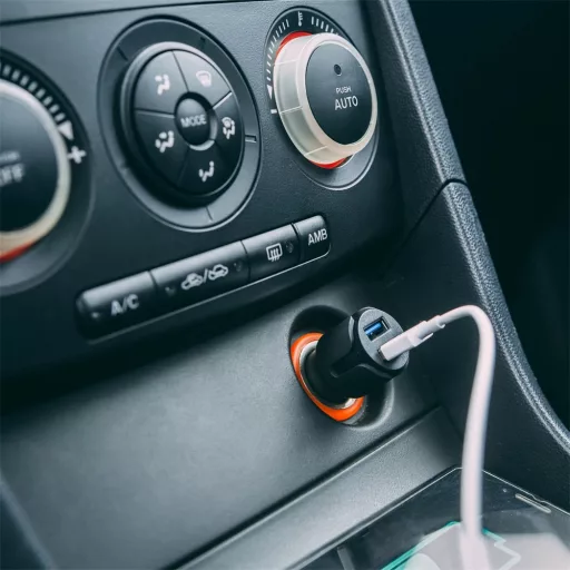 MNC 54931BK SZIVARGYÚJTÓ ADAPTER 2 X USB 2,4 A